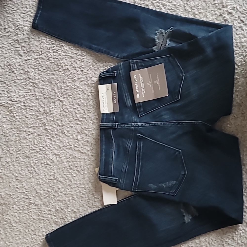 NWT. DL1961 Distressed Dark Denim. Size 24. Florence ankle midrise instasculpt